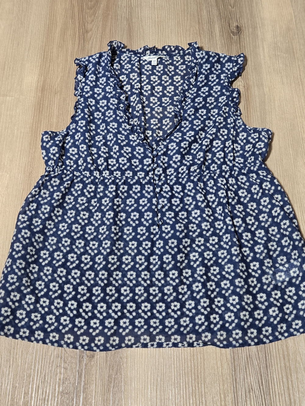 Heritage 1981 Navy Blue & White Floral Ruffle Sleeveless Blouse